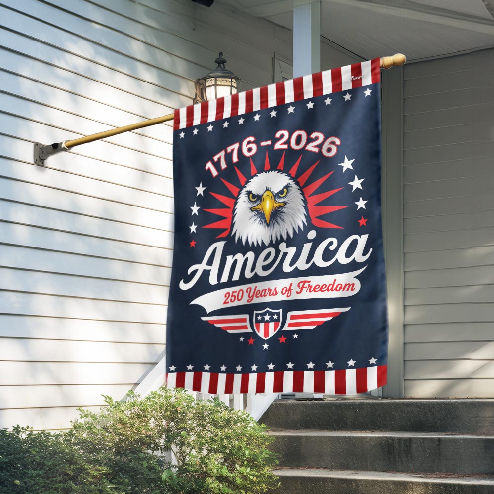 UnkibYEggy__TQN5557TTH-USFlag3size-mockup1.jpg